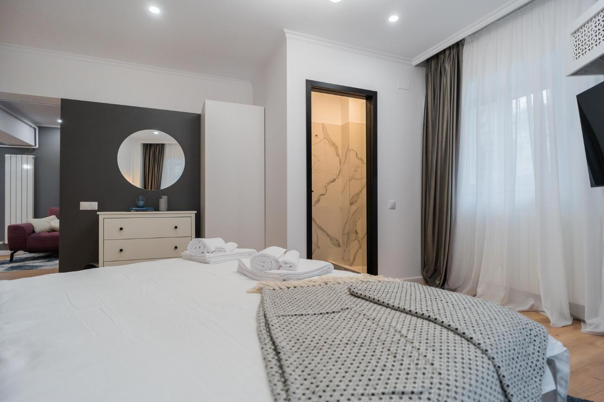 Urban Pearl - Old Town - Unique 4Br/3Ba Apartment 부쿠레슈티 외부 사진